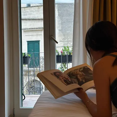 公寓 Dimora Al Piano 马泰拉